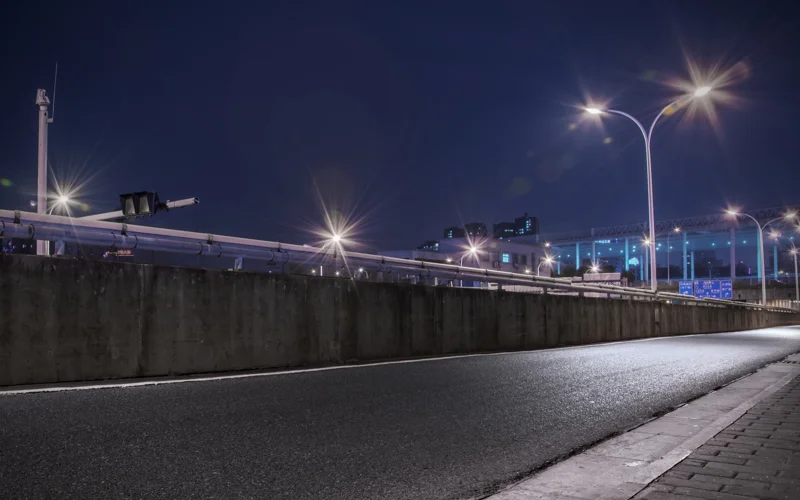 Освещение пешеходных переходов и тротуаров улучшат в Алматы