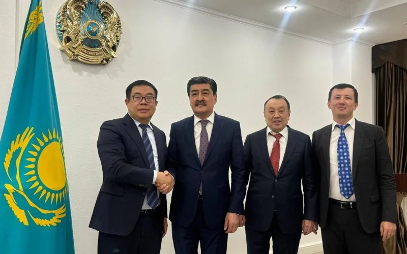 哈萨克斯坦生态部长会见中国新能源企业代表 探讨绿色合作前景