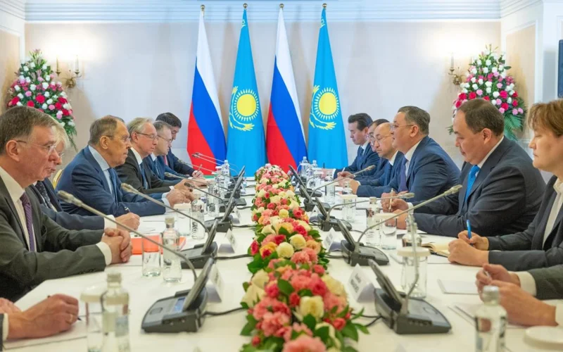 Қазақстан мен Ресей СІМ басшылары Алматыда келіссөздер өткізді