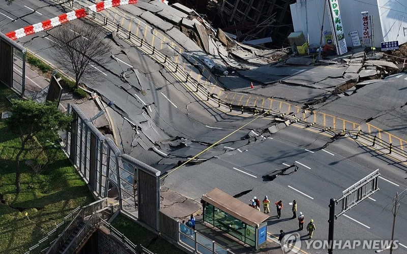 Стройплощадка метро обрушилась в Южной Корее
