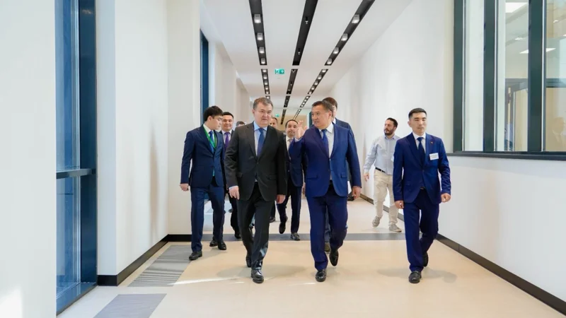 Jeńis Qasymbek pen Marat Ahmetjanov