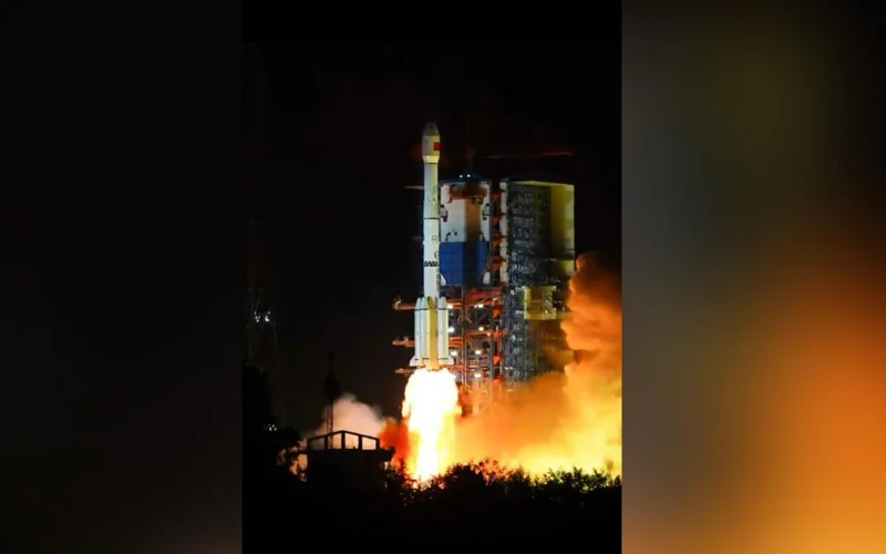 Китай запустил испытательный спутник для новых коммуникационных технологий