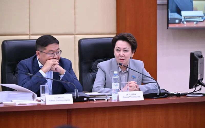 Дания Еспаева, Айдос Сарым