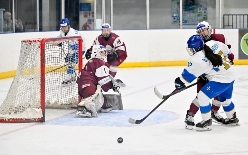 Женская команда Казахстана по хоккею 