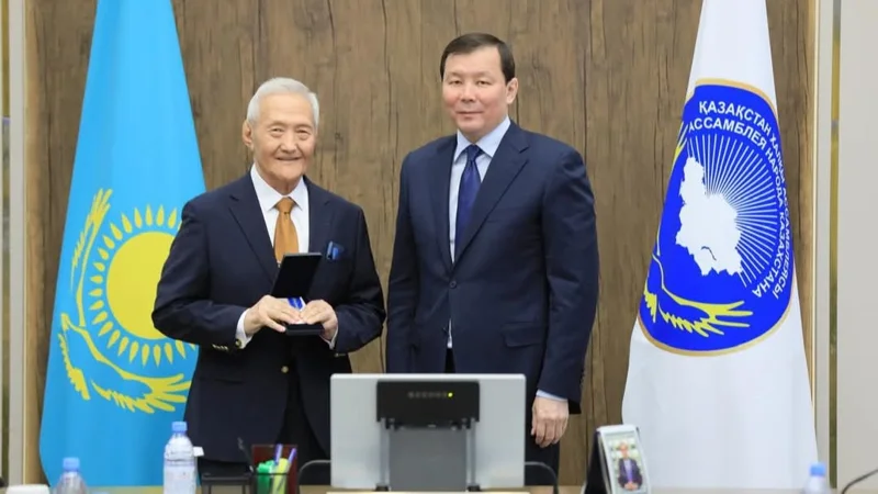 Қазақстан халқы Ассамблеясының мүшелері мерейтойлық медальдармен марапатталды