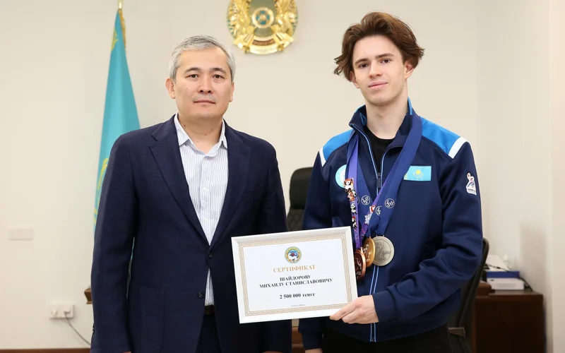 Серебряного призера чемпионата мира Михаила Шайдорова поздравили в Алматы