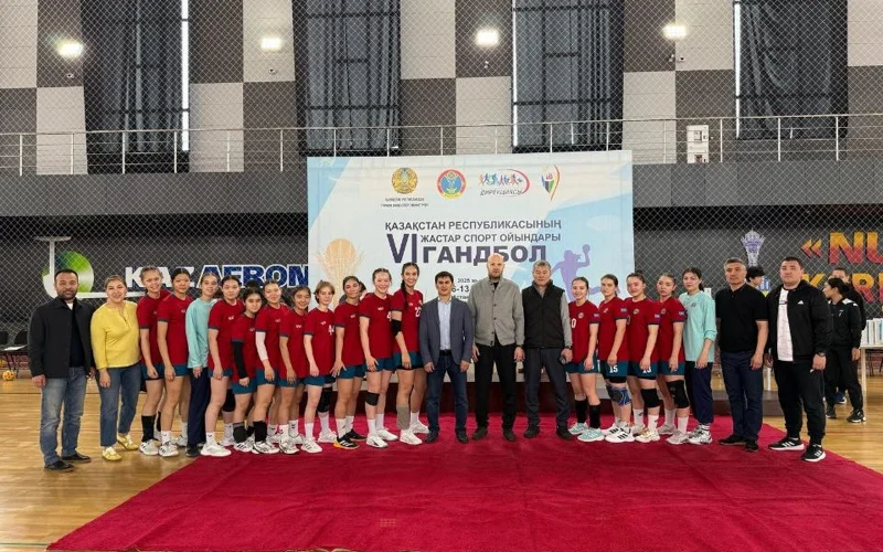 Astanalyq gandbolshylar VI jastar oıyndarynyń chempıony atandy