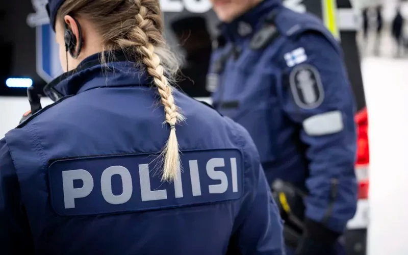 Финские полицейские вышли на первую забастовку 