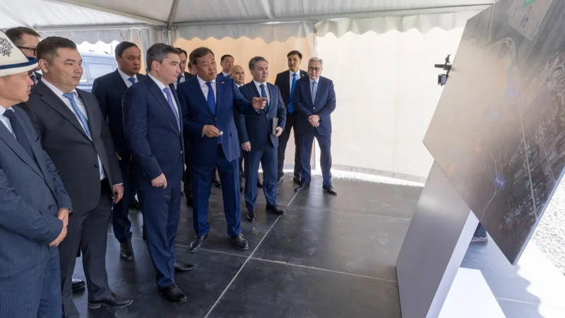 Oljas Bektenov Qordaıdaǵy kólik-logıstıkalyq keshen salý jumysynyń barysyn tekserdi 