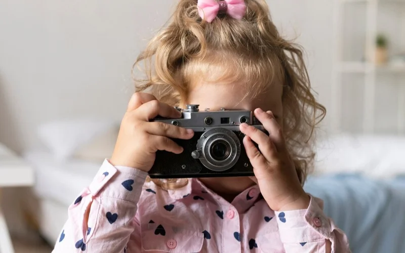 Наказание за незаконное использование фото и видео с детьми могут ужесточить в Казахстане