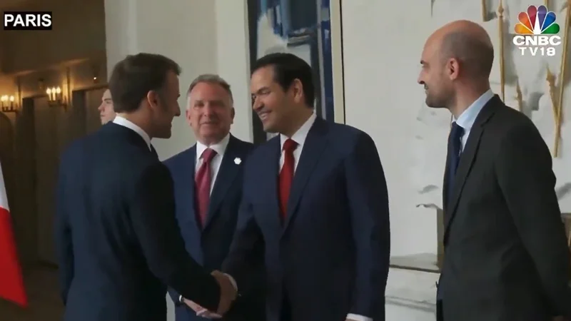 Елисейский дворец дал положительную оценку состоявшимся в Париже переговорам по Украине