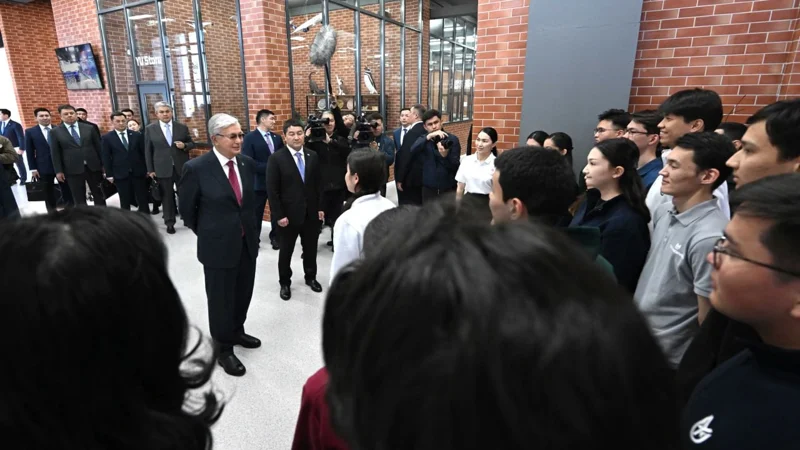 Мемлекет басшысы Yessenov Technopark қызметімен танысты 