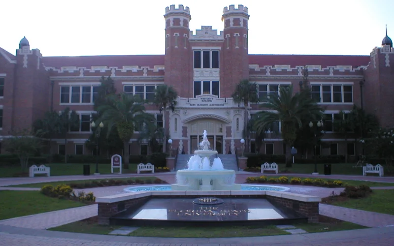 Стрельбу в кампусе университета во Флориде прокомментировали в Болашак