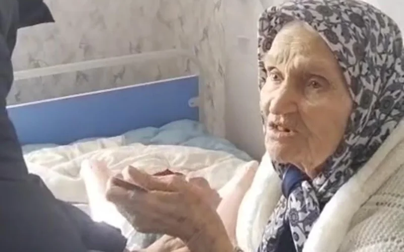 100-летняя акмолинка получила новое удостоверение личности с доставкой на дом