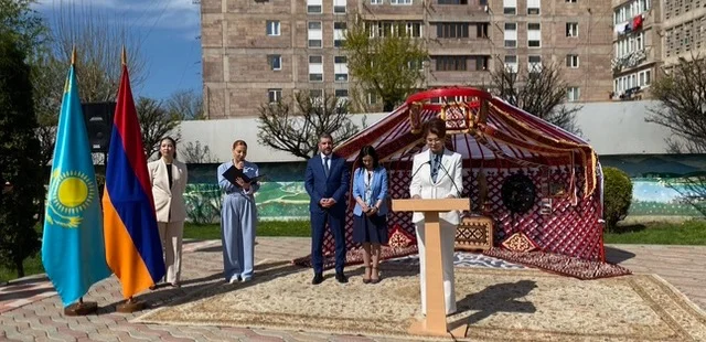 Парк имени Абая открыли в Ереване