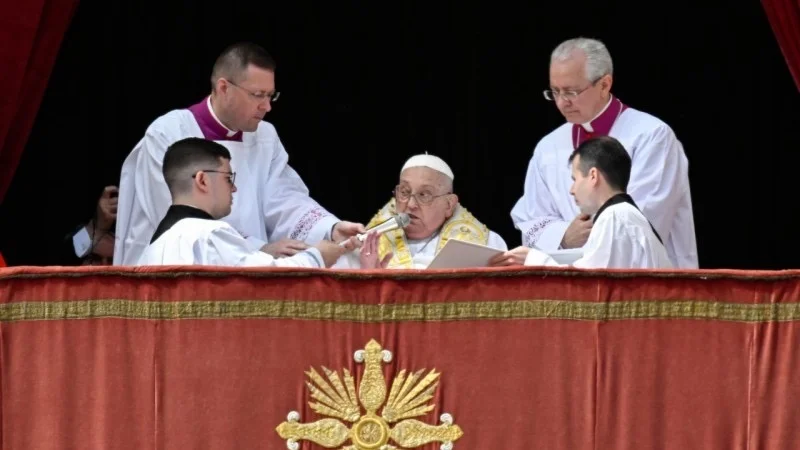 Папа Римский появился на публике в Пасхальное воскресенье