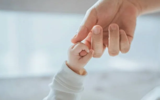 Ўзбекистонда туғилган болаларнинг ота-онасининг ёши бўйича тақсимланиши