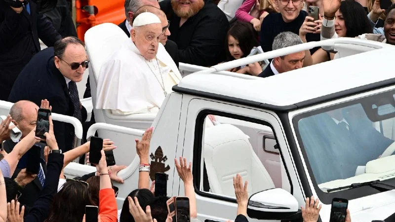 Пасха мейрамында Рим Папасы көпшілік алдына шықты