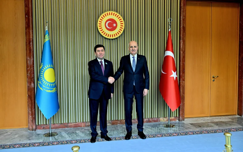 Túrkııamen parlamentaralyq seriktestikti odan ári nyǵaıtýǵa múddelimiz – Qoshanov