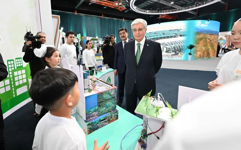 Президенту представили выставку, посвященную экологическому фестивалю «Таза Қазақстан»