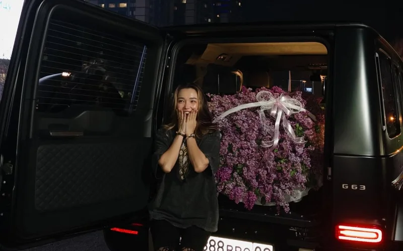 Блогер Дариға Нұркеева