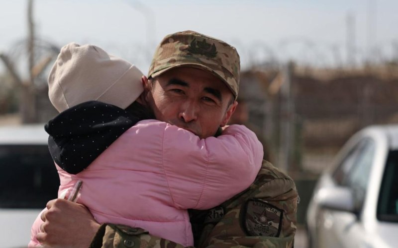 Жеңіс парадына қатысушылардың отбасылары далалық лагерьде болды