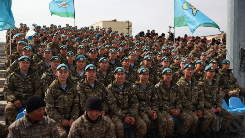 әскери қызметші