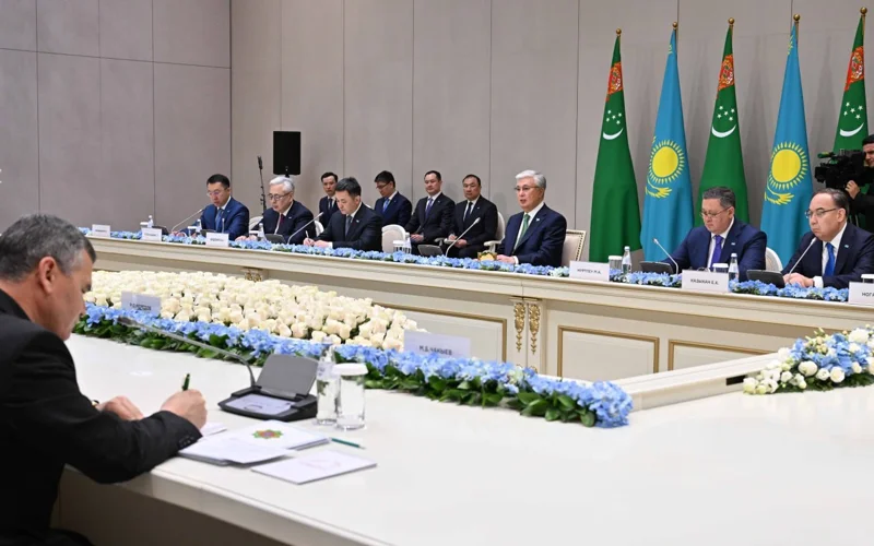 Президент Касым-Жомарт Токаев провел неформальную встречу с Председателем Халк Маслахаты Туркменистана Гурбангулы Бердымухамедовым 