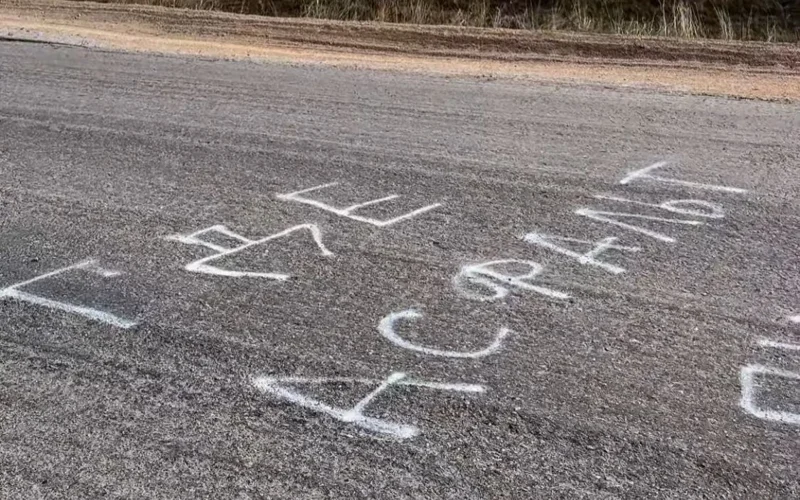 Сельчане креативно попросили «вернуть асфальт обратно» в Костанайской области