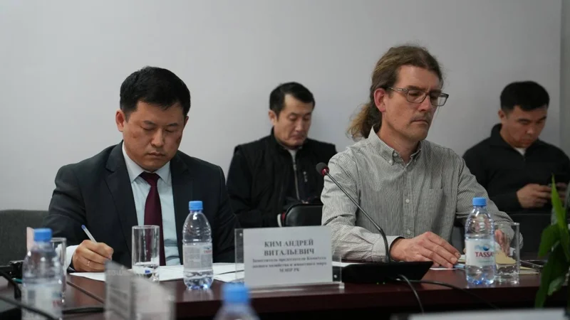 Цутер Штефан (справа)