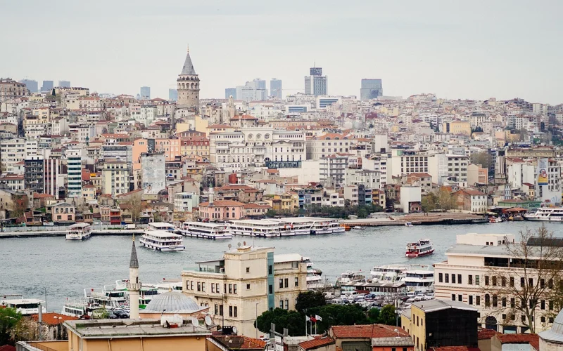 Ыстамбұлдағы жер сілкінісі: 151 адам зардап шекті