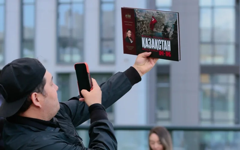 книга Майи Бекбаевой «Казахстан. Вклад в Победу»