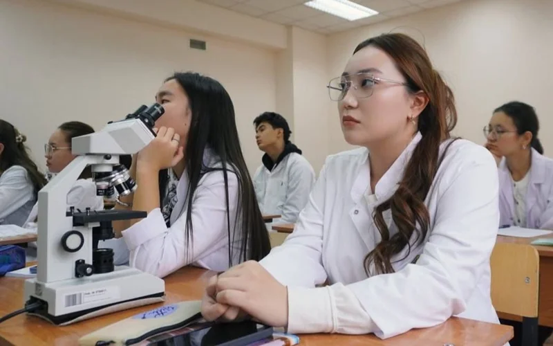 Детские направления и военная терапия: в Казахстане изменится система подготовки врачей