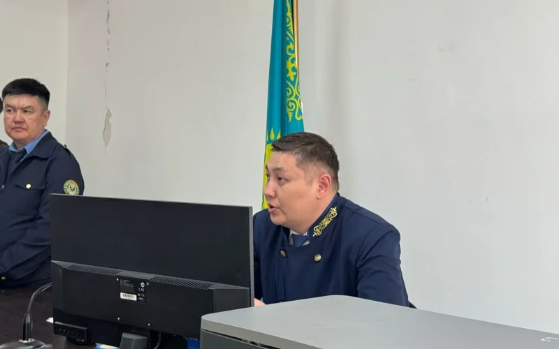 Aqtóbede adamdarǵa nesıe rásimdetken emshiniń isi sotta qaralyp jatyr