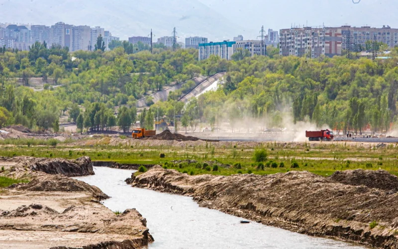 Набережная озера Сайран в Алматы реконструирована на 90%