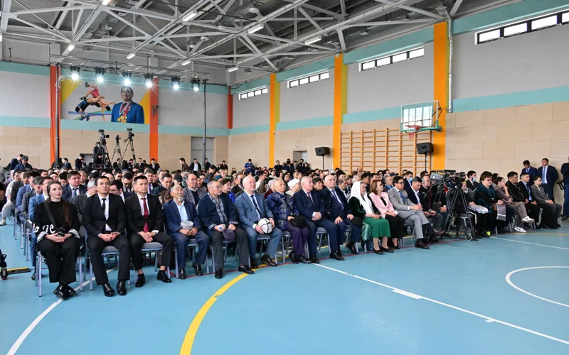 Almaty ákimimen kezdesý