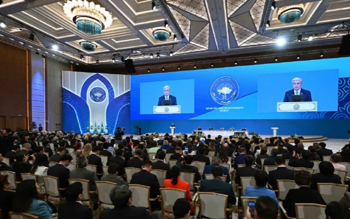 Президент: «Адал азамат» – ключ к воспитанию нового поколения и укреплению единства нации 