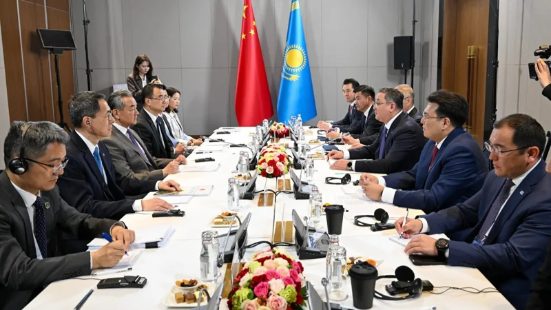 В Алматы проходит встреча глав министерств иностранных дел Казахстан и Китая 