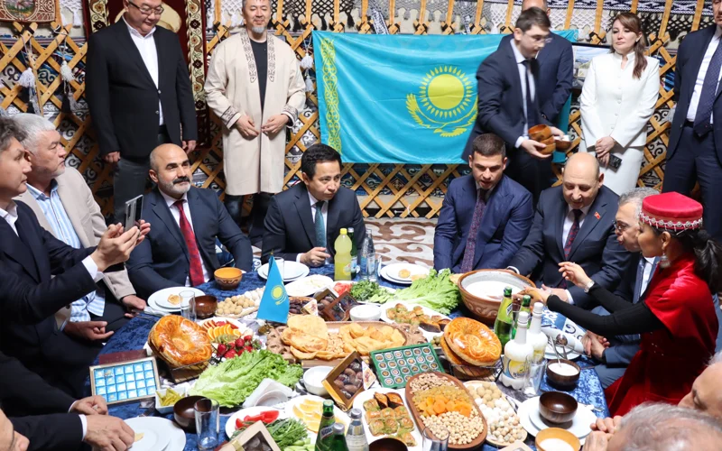 Укрепление экономических связей: в Баку открылись торговые павильоны государств-членов ОТГ