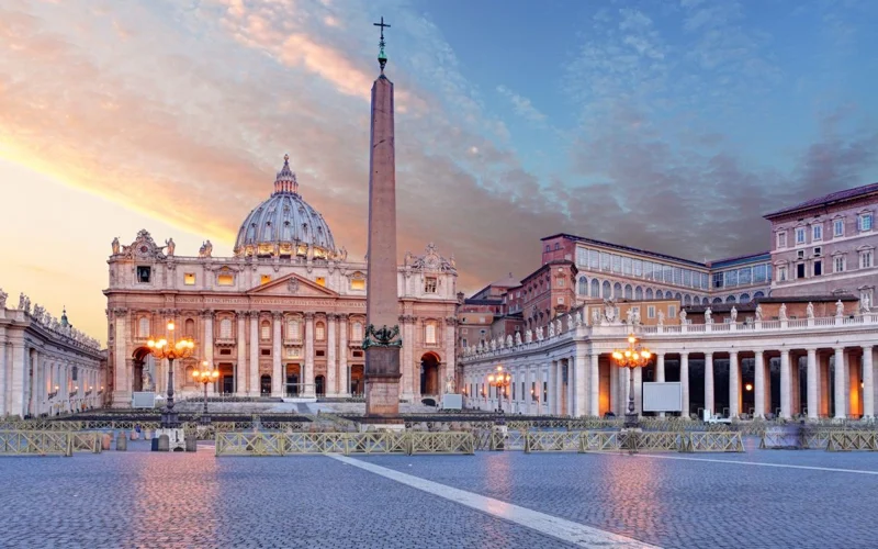 Сикстинскую капеллу закрыли для подготовки к конклаву