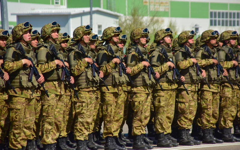 военные, парад