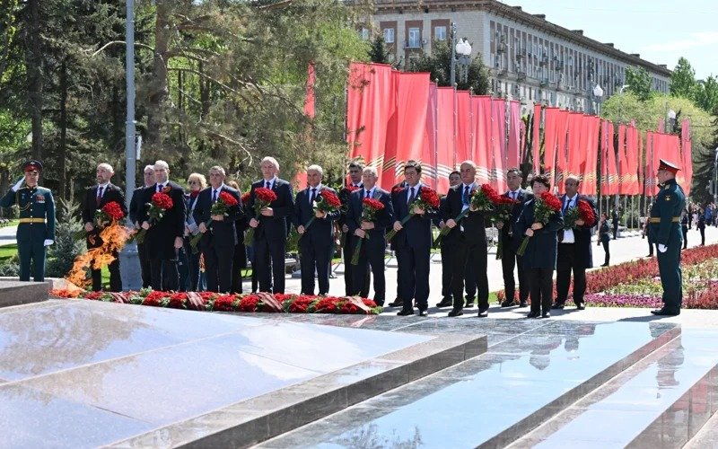 Great Victory: Majilis Speaker Koshanov takes part in international forum in Volgograd Great Victory
