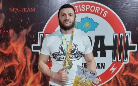 Александр Макаров