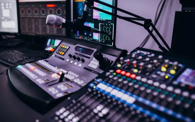 Австралияда радио бошловчи сунъий интеллект томонидан яратилган