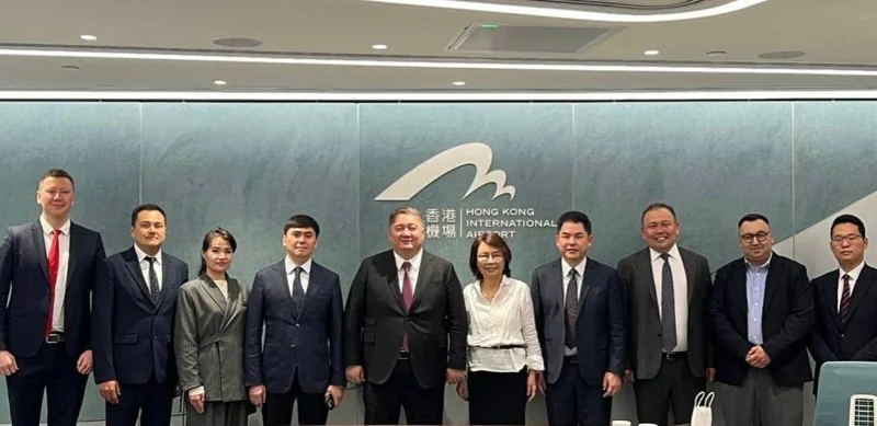 哈萨克斯坦代表团访问中国香港国际机场