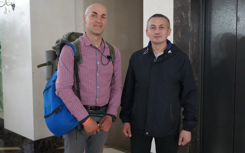 Petropavlǵa saıahattap kelgen aýstrııalyq azamat adasyp, stadıonda túnemek bolǵan