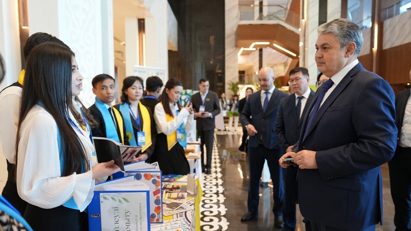Жаңа буын өкілдері - еліміздегі инновациялардың қозғаушы күші — Ермек Көшербаев Жаңа буын өкілдері - еліміздегі инновациялардың қозғаушы күші — Ермек Көшербаев