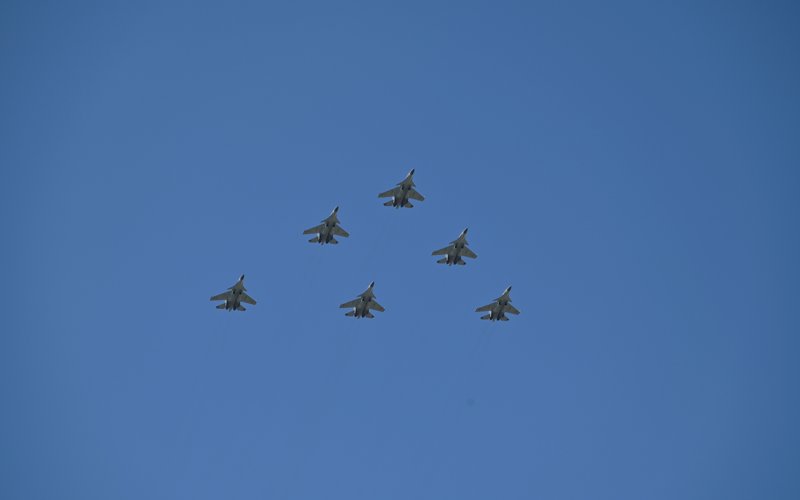 Военные летчики готовят авиашоу к юбилею Победы в Астане р