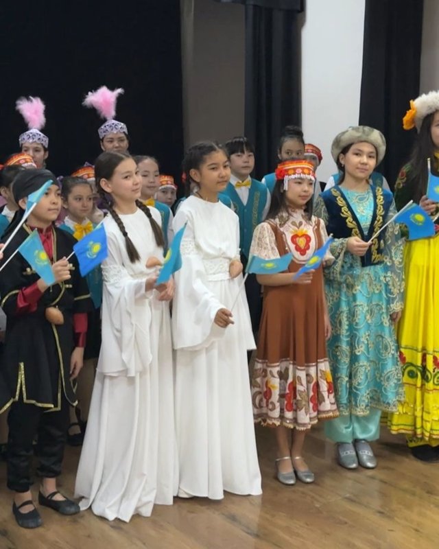 Elordalyq oqýshylar Qazaqstan halqynyń birligi kúnine oraı kontsert qoıdy Elordalyq oqýshylar Qazaqstan halqynyń birligi kúnine oraı kontsert qoıdy