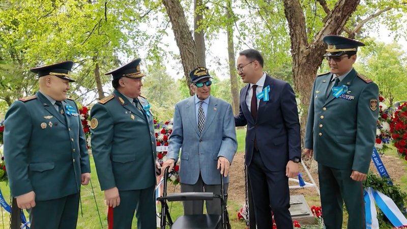 В Вашингтоне возложили венки в память о встрече советских и американских войск на реке Эльба В Вашингтоне возложили венки в память о встрече советских и американских войск на реке Эльба
